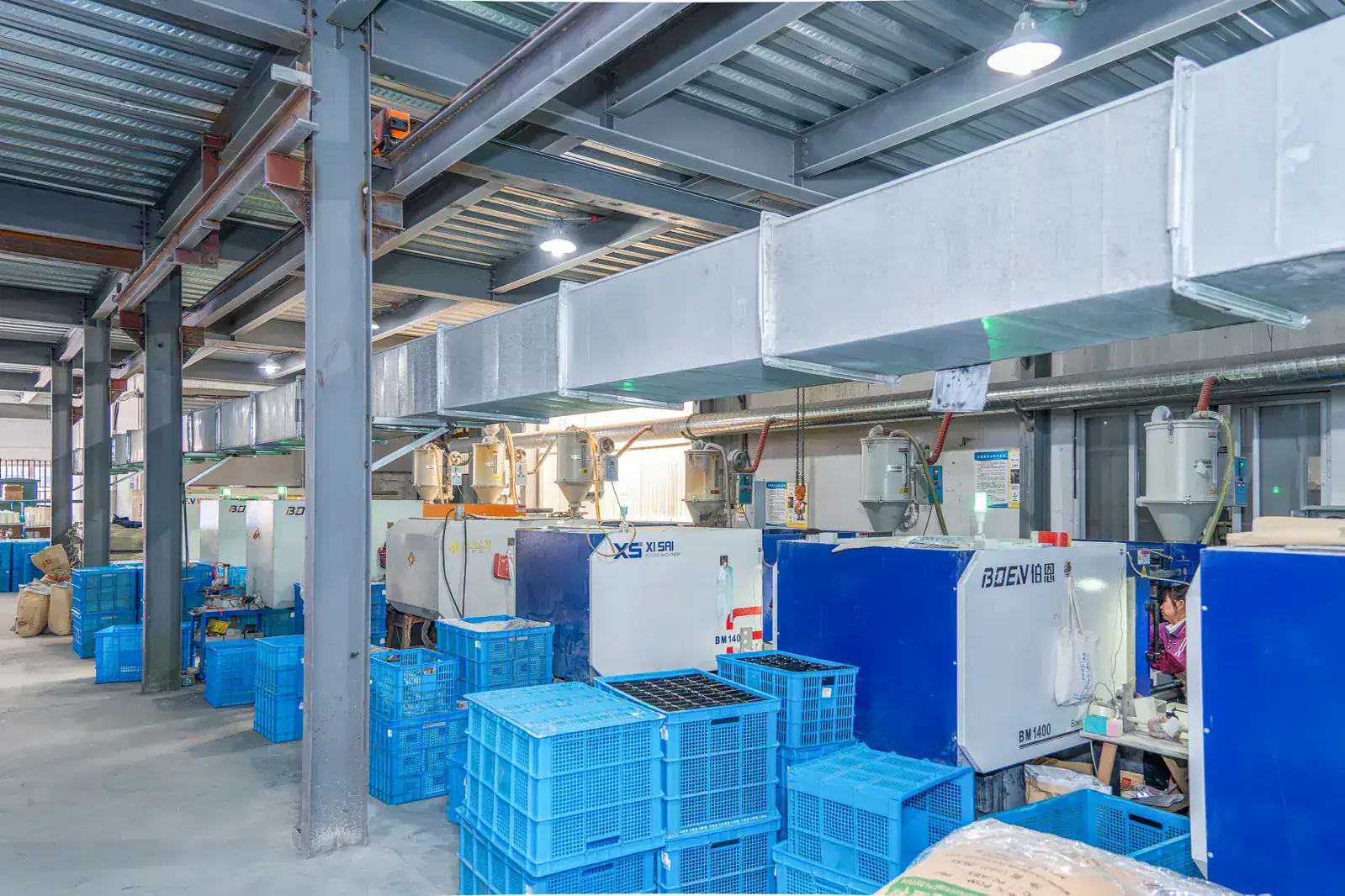BOWO Electric injection molding production floor