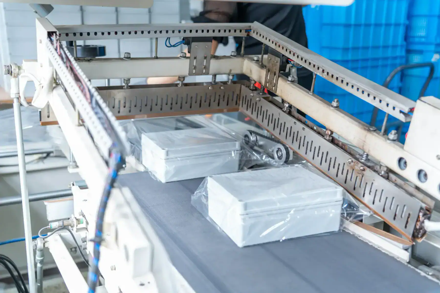 Protective sealing process at BOWO Electric
