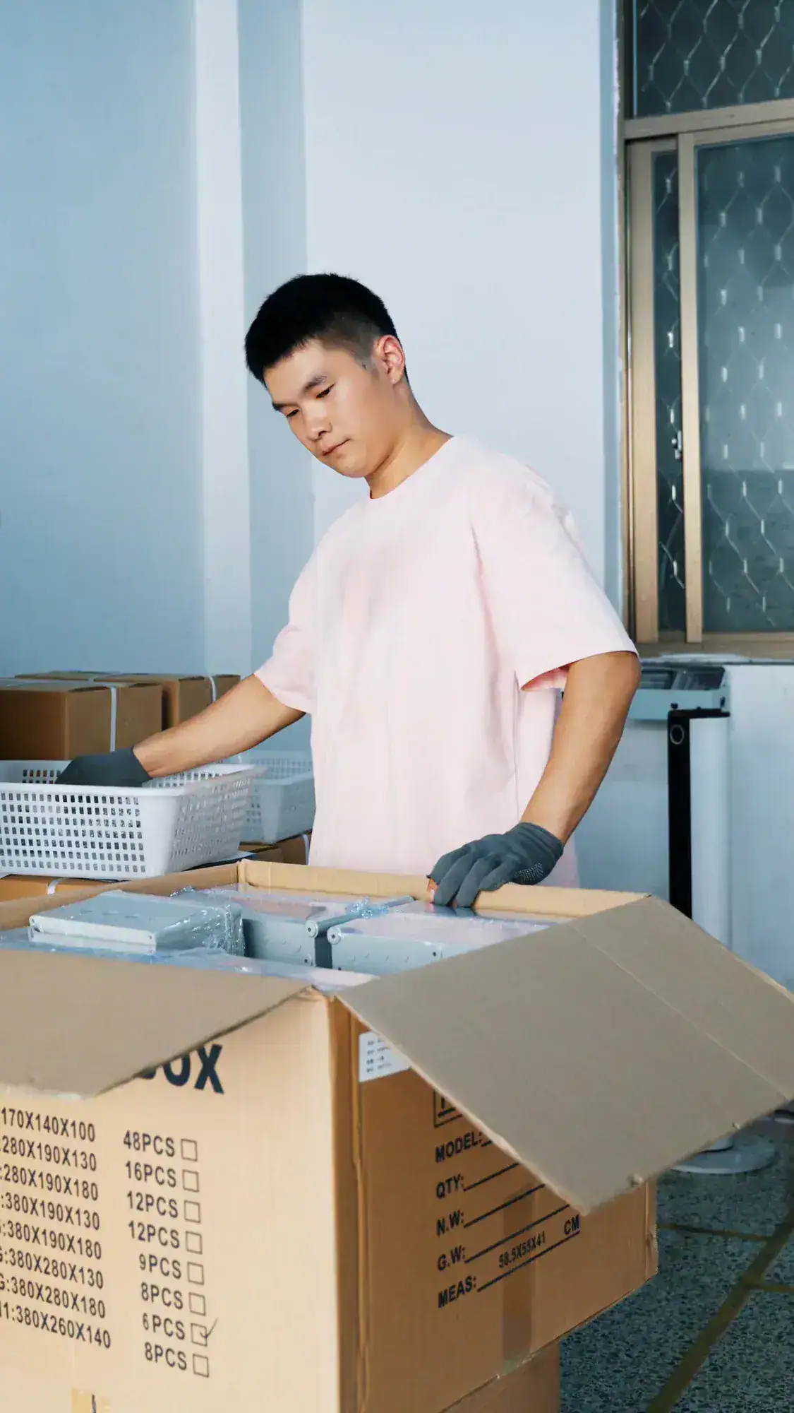 Product verification before packing at BOWO Electric