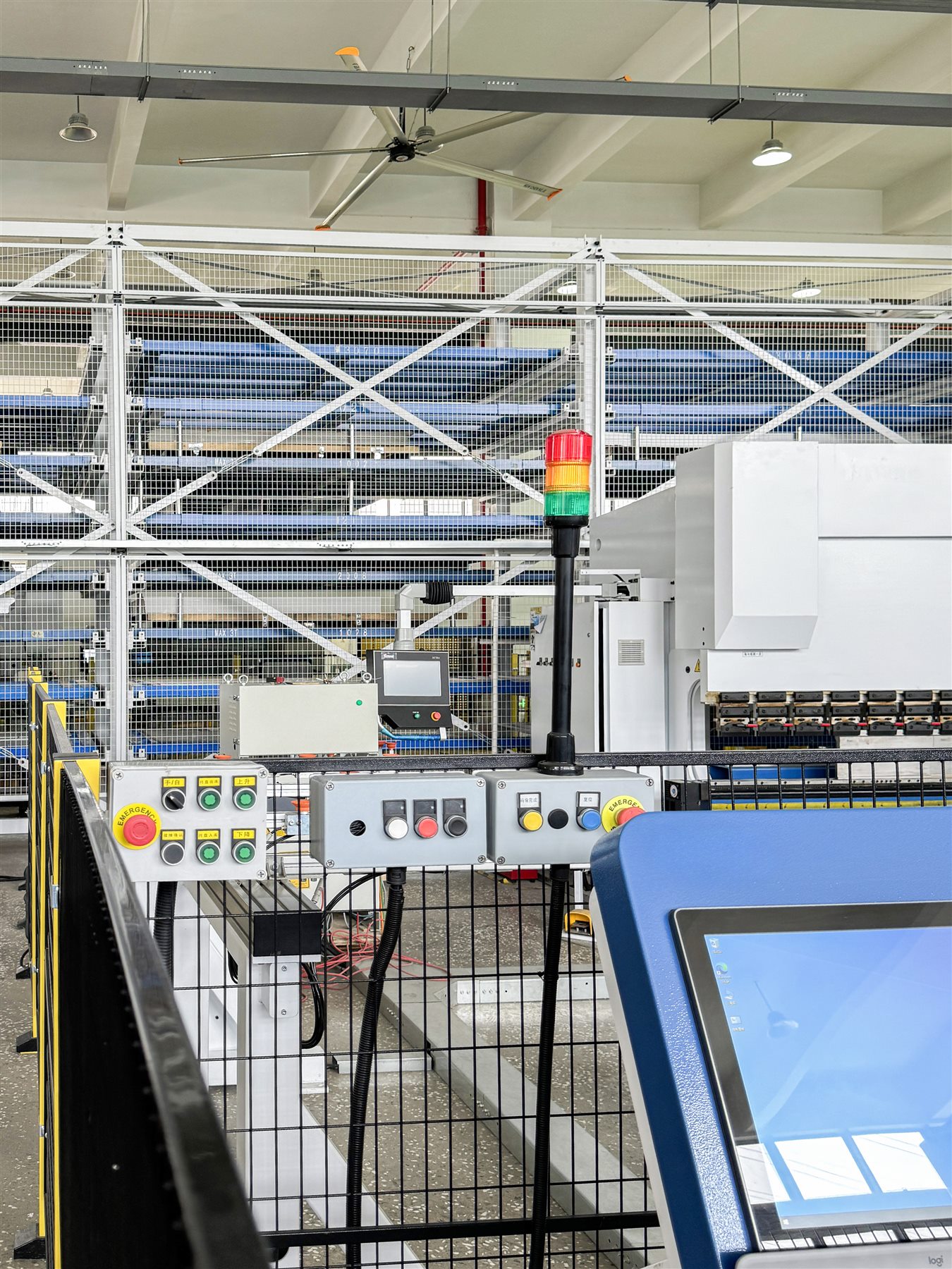 Vertical view of machine-side controls