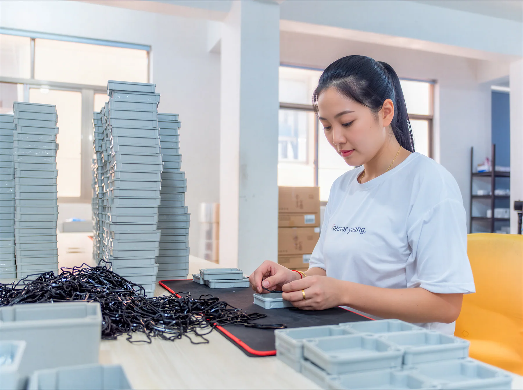Electrical enclosure assembly
